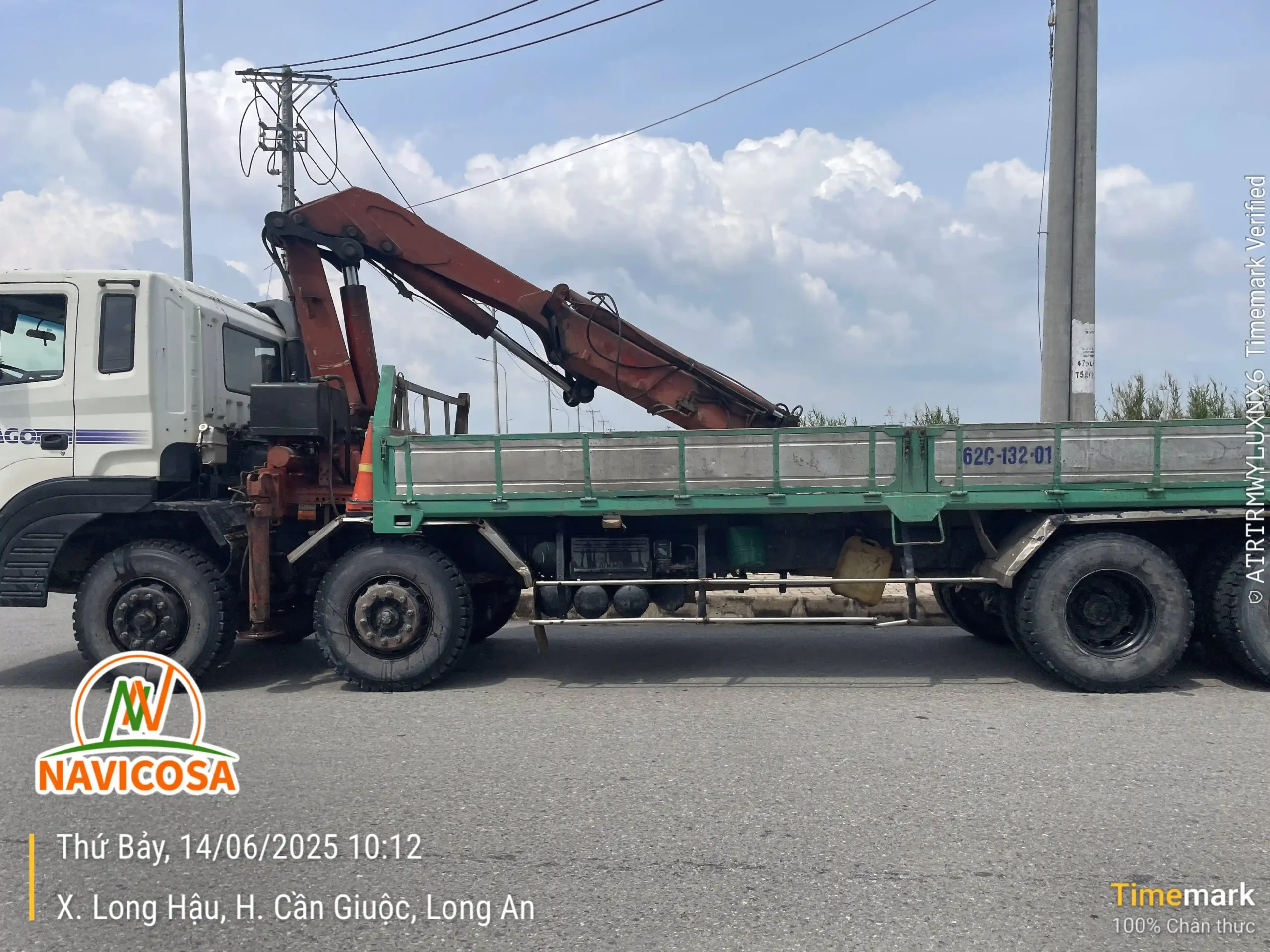 Xe cẩu thùng tự hành Navicosa cho thuê