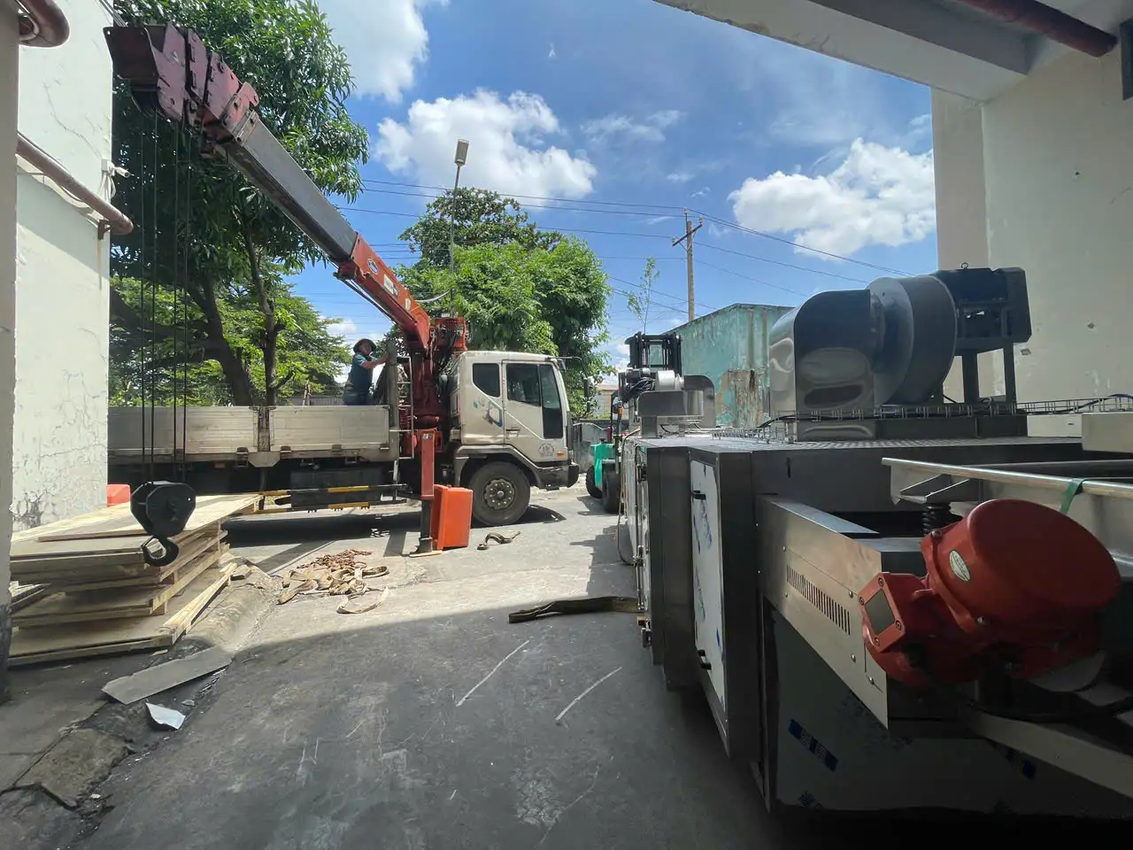 Xe cẩu thùng cho thuê tại khu vực Bình Dương