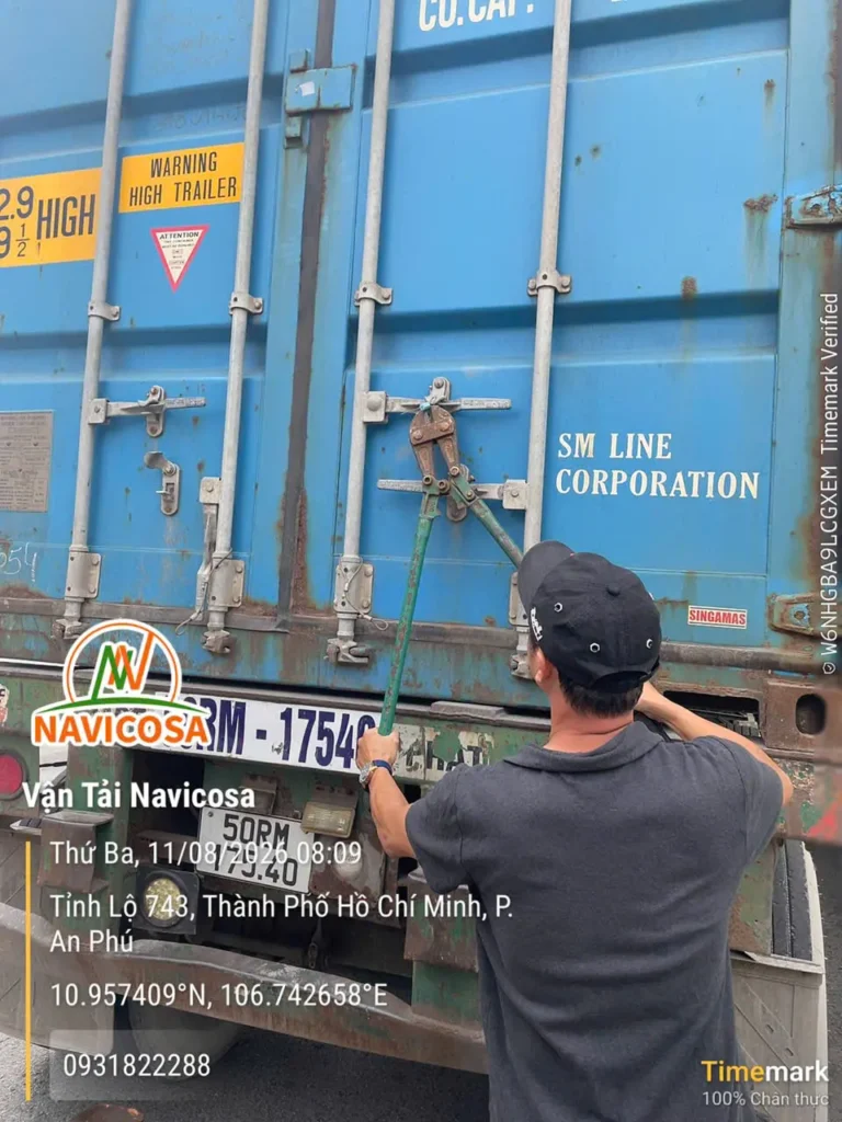 Rut container may moc Binh Duong