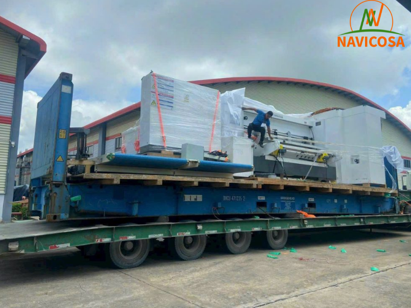 Van chuyen container qua kho qua tai Bac Nam