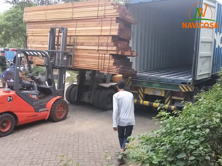 Dịch vụ đóng rút container gỗ uy tín, giá tốt