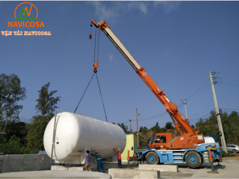 Cac cong viec Navicosa da cho thue xe cau 25 tan thuc hien