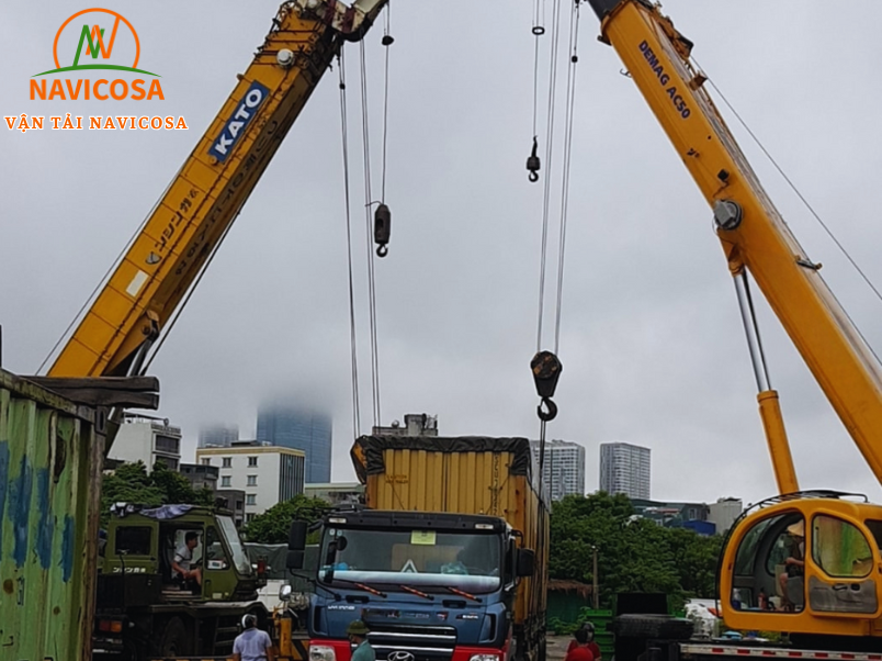 Cac loai xe cau chuyen dung cho viec nang ha container