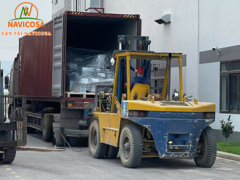 Giai phap dong rut container linh hoat va chuyen nghiep tai Binh Thuan