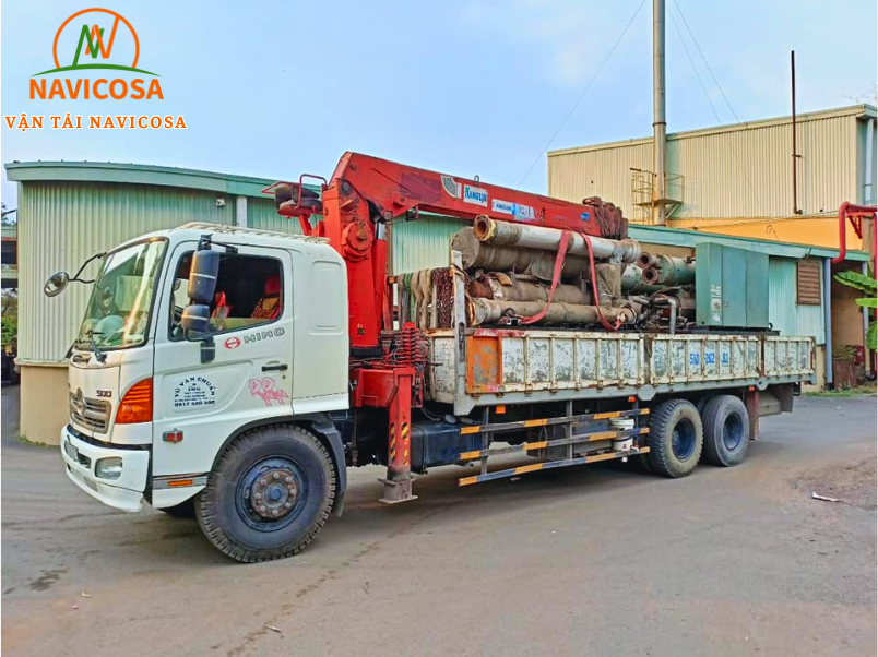 Cho thue xe cau tai Dong Thap_ Xe cau thung, cau banh lop 3 tan den 120 tan