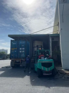 Dich vu dong rut container o Tan Uyen
